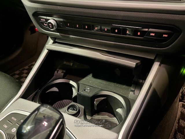 置くだけ充電/USBポート BMW 3シリーズ