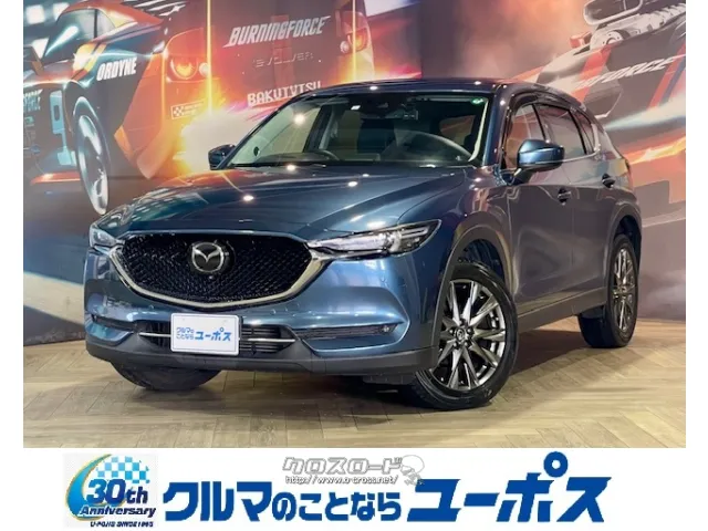 5人乗りのクロスオーバーSUV(スポーツユーティリティビークル)、「CX-5」 マツダ CX-5