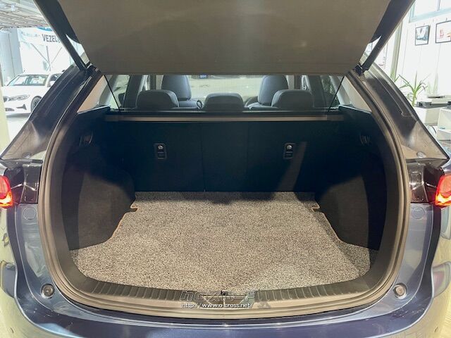 日常的な買い物なら必要十分なラゲッジスペースです。 マツダ CX-5