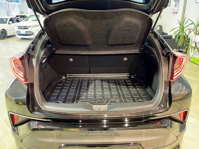 日常的な買い物なら必要十分なラゲッジスペース。 トヨタ C-HR
