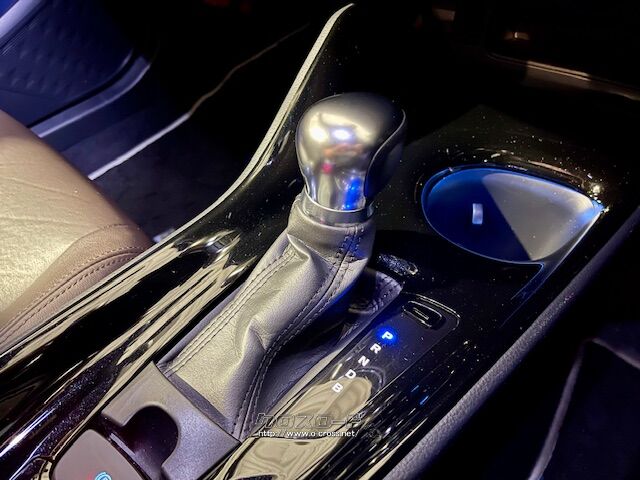 トランスミッションCVT(無段変速車) トヨタ C-HR