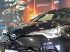 トヨタ C-HR