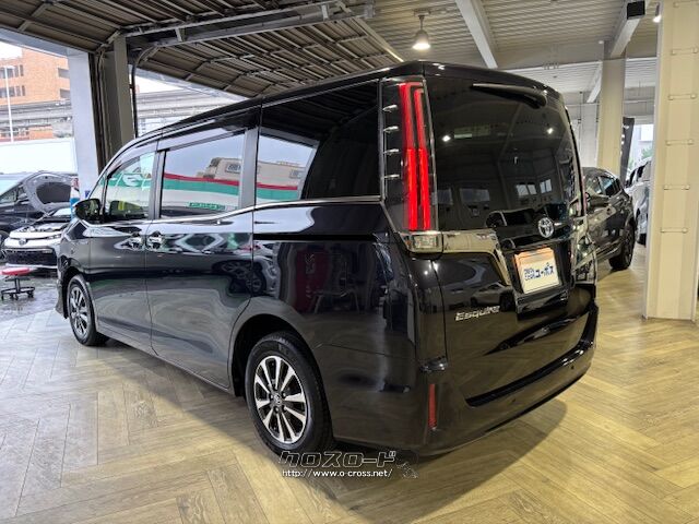 特別仕様車「ハイブリッドGi プレミアムパッケージ ブラックテーラード」 トヨタ エスクァイア