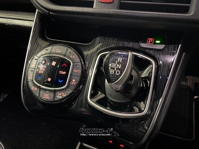 使いやすいエアコンパネル トヨタ エスクァイア