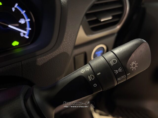 暗くなったら自動でライトが点灯!オートLEDヘッドライト トヨタ エスクァイア