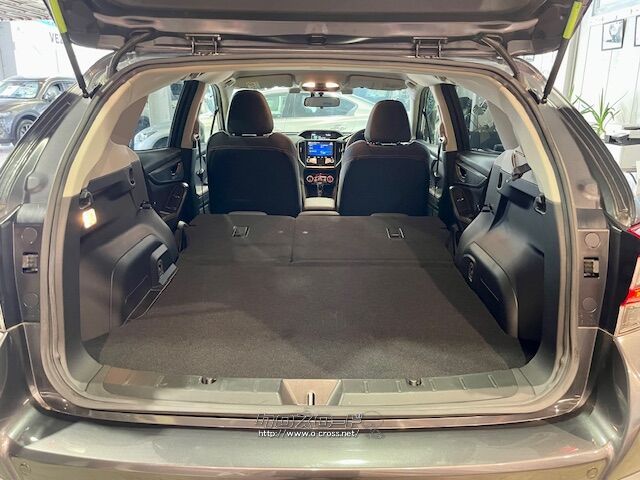 後部座席を倒すとかなり広めなラゲッジスペースが生まれます。 スバル XV