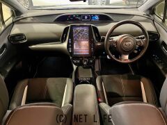 トヨタ プリウスPHV