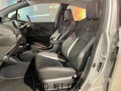 トヨタ プリウスPHV