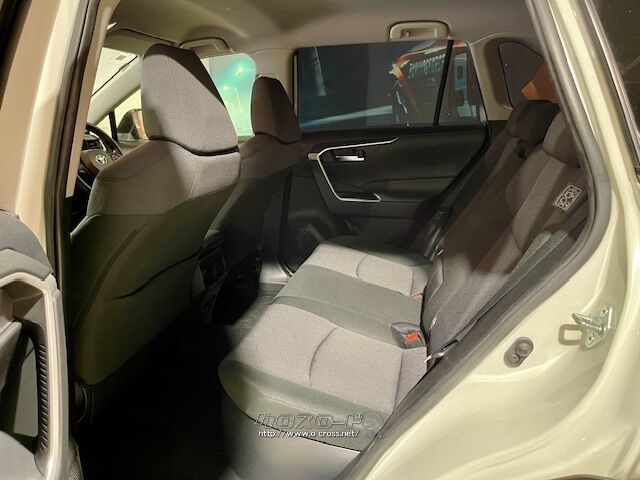 リヤシート使用状態でも、クラストップレベルのラゲージ容量580Lを確保 トヨタ RAV4