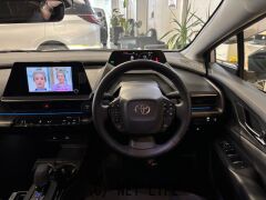 トヨタ プリウス