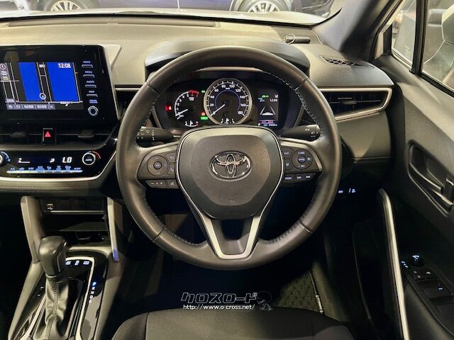 程よい太さの革巻きステアリング トヨタ カローラクロス