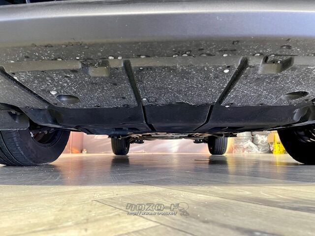 「お問合せはユーポス新都心店まで/098-860-8880お待ちしております」 トヨタ カローラクロス