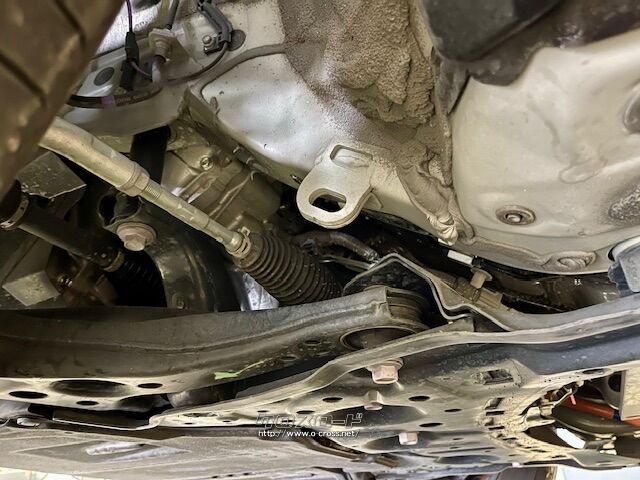 「お問合せはユーポス新都心店まで/098-860-8880お待ちしております」 トヨタ カローラクロス