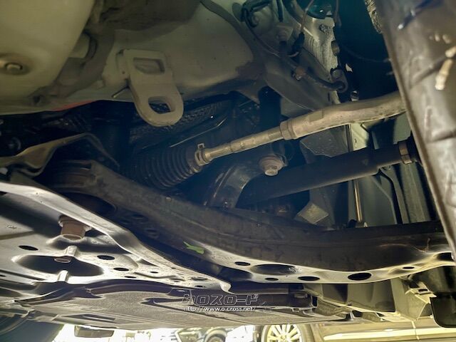 「お問合せはユーポス新都心店まで/098-860-8880お待ちしております」 トヨタ カローラクロス