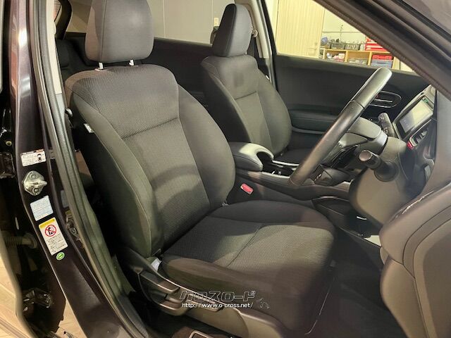 座高調整ができますので様々な方に運転しやすいシートとなっております。 ホンダ ヴェゼル