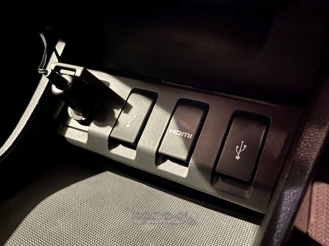 USB HDMI シガーソケット ホンダ ヴェゼル