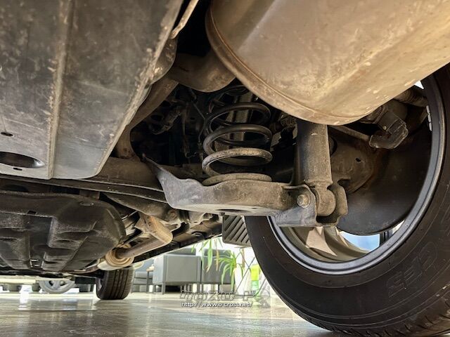 「お問合せはユーポス新都心店まで/098-860-8880お待ちしております」 ホンダ ヴェゼル