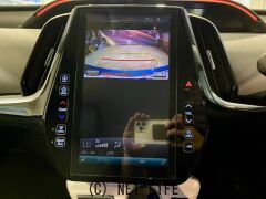 トヨタ プリウスPHV