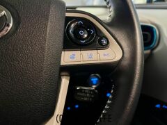 トヨタ プリウスPHV