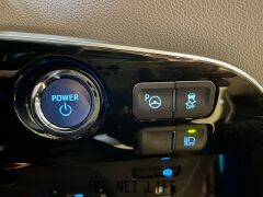 トヨタ プリウスPHV