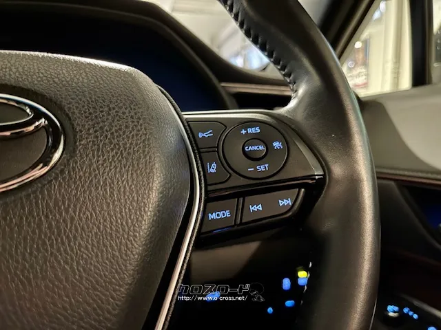 高速道路などで使用できるレーダークルーズコントロール トヨタ ハリアーハイブリッド