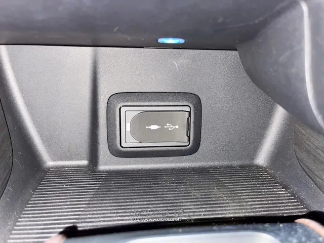 AUX/USB トヨタ ハリアーハイブリッド