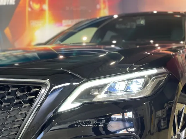 ロングノーズのFRらしいプロポーションで流麗なサイドシルエットを実現。 トヨタ クラウン