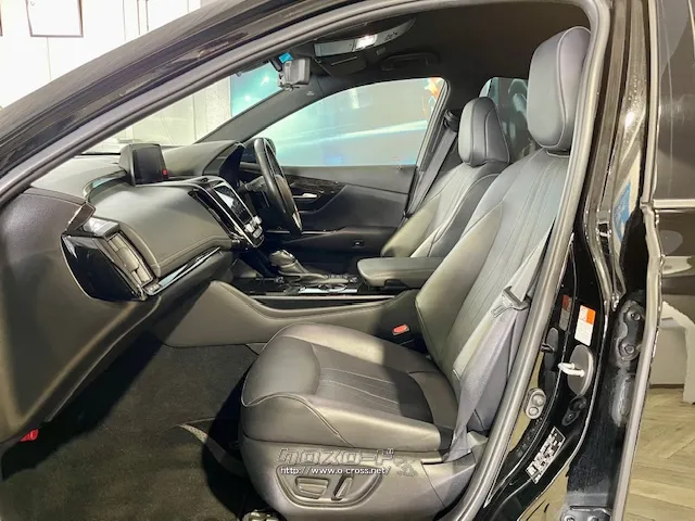 前席パワーシート、前席エアベンチレーションシート トヨタ クラウン