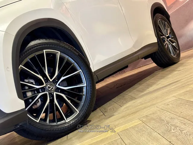 235/50R20最小回転半径5.8m レクサス NX