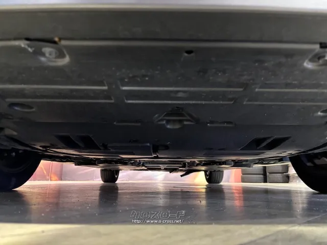 「お問合せはユーポス新都心店まで/098-860-8880お待ちしております」 トヨタ プリウス