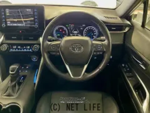 程よい太さの革巻きステアリング トヨタ ハリアーハイブリッド