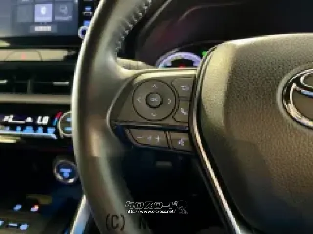 ハンドルを握ったままオーディオ操作が可能です。 トヨタ ハリアーハイブリッド