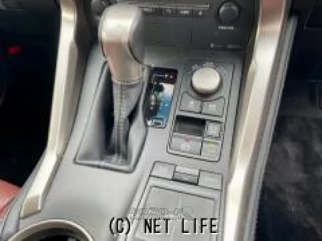 手元で簡単操作が可能 レクサス NX