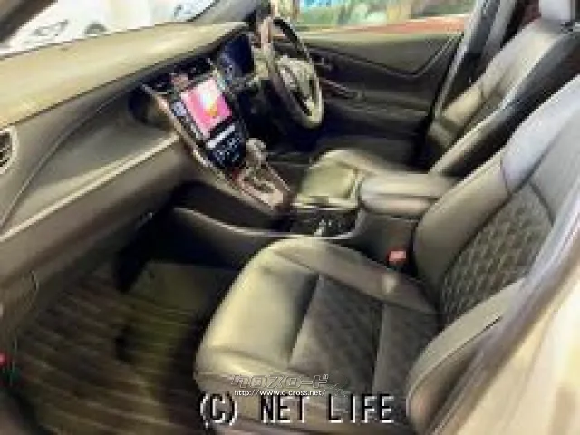 ホールド性と快適性を兼ね備えたフロントシート トヨタ ハリアー