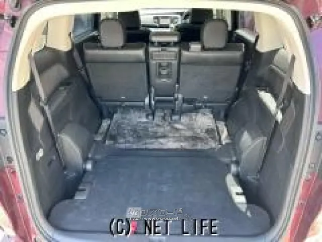 三列目をたおせば広々としたスペースができます ホンダ オデッセイ