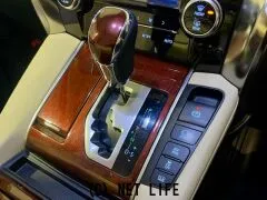 トヨタ ヴェルファイアハイブリッド