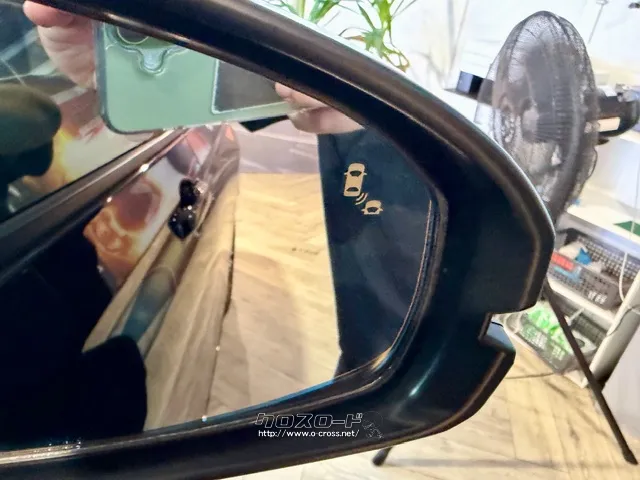 「お問合せはユーポス新都心店まで/098-860-8880お待ちしております」 ホンダ ヴェゼル