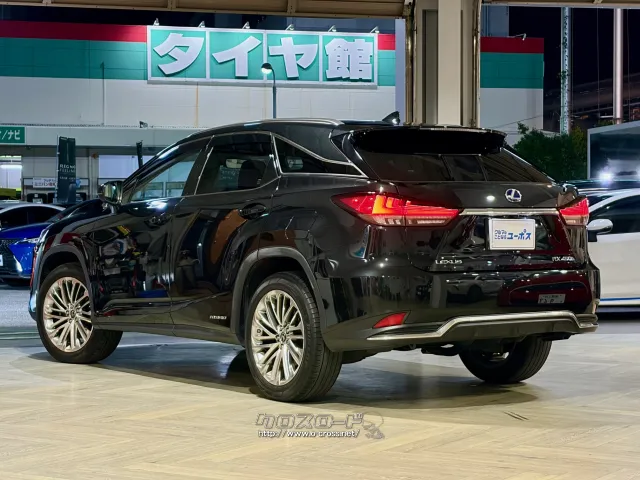 前後バンパーの変更によりフロントからリヤに抜けるキャラクターライン レクサス RX