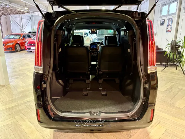 サードシートを畳めば大型の荷室空間 トヨタ エスクァイア
