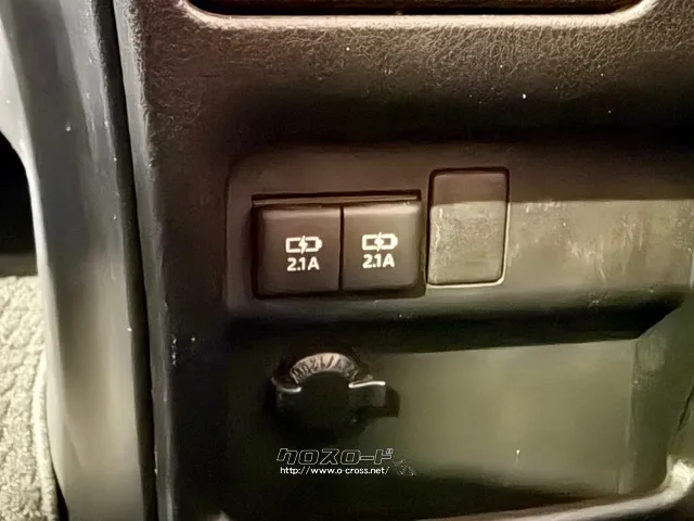 充電ポート トヨタ エスクァイア