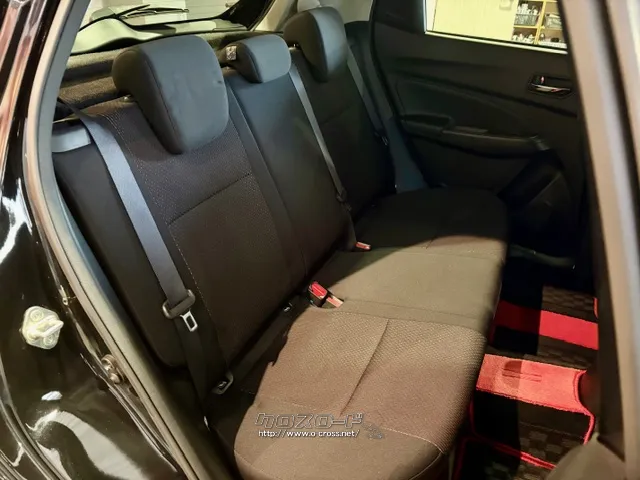 後席は足元までゆったり空間 スズキ スイフト