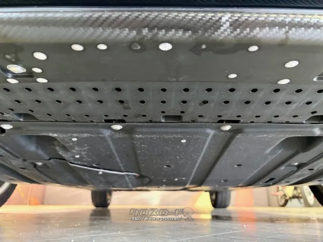 「お問合せはユーポス新都心店まで/098-860-8880お待ちしております」 スズキ スイフト