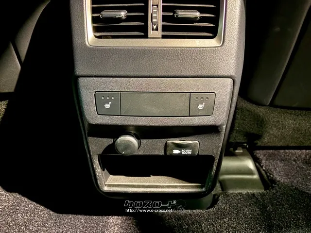 後席にも嬉しいシートヒーター。 レクサス RX