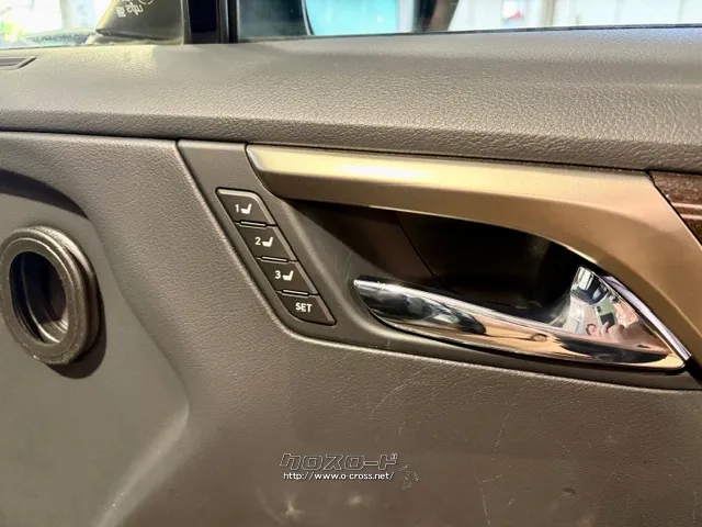 自分の好きなシート位置を保存可能。メモリーパワーシート。 レクサス RX