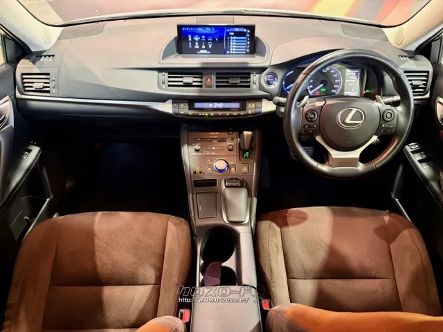 インテリアは、ナビディスプレイを10.3インチに拡大 レクサス CT