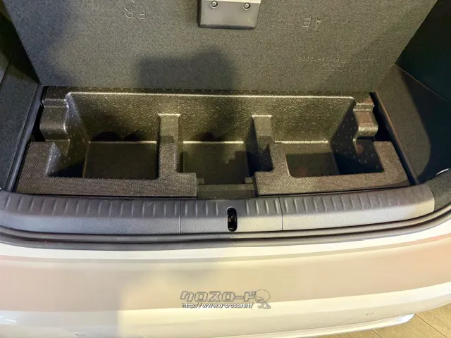 ラゲッジスペース下にはちょっとした収納スペースがございます。 レクサス CT