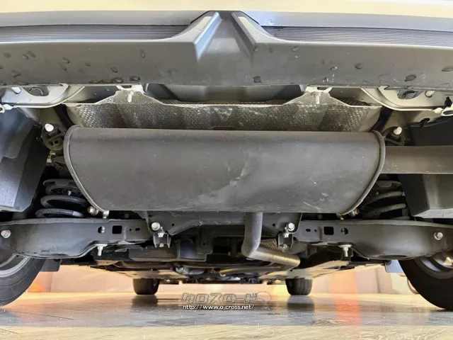 「お問合せはユーポス新都心店まで/098-860-8880お待ちしております」 レクサス CT