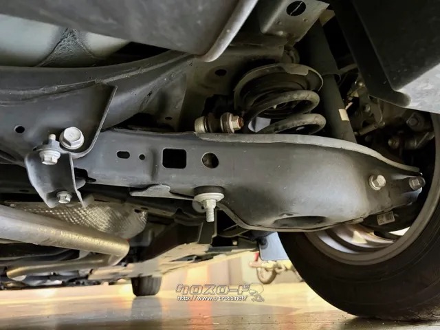 「お問合せはユーポス新都心店まで/098-860-8880お待ちしております」 レクサス CT