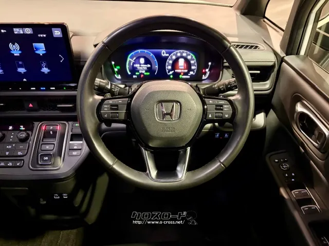 安全装備は、最新の安全運転支援システム「Honda SENSING ホンダ ステップワゴン