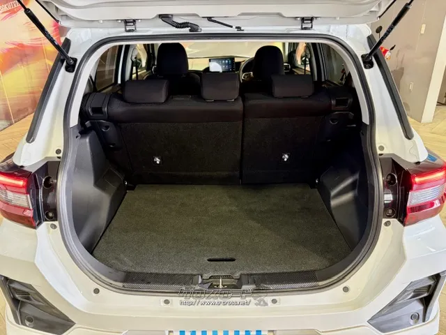 日常的な買い物なら必要十分なラゲッジスペースです。 トヨタ ライズ